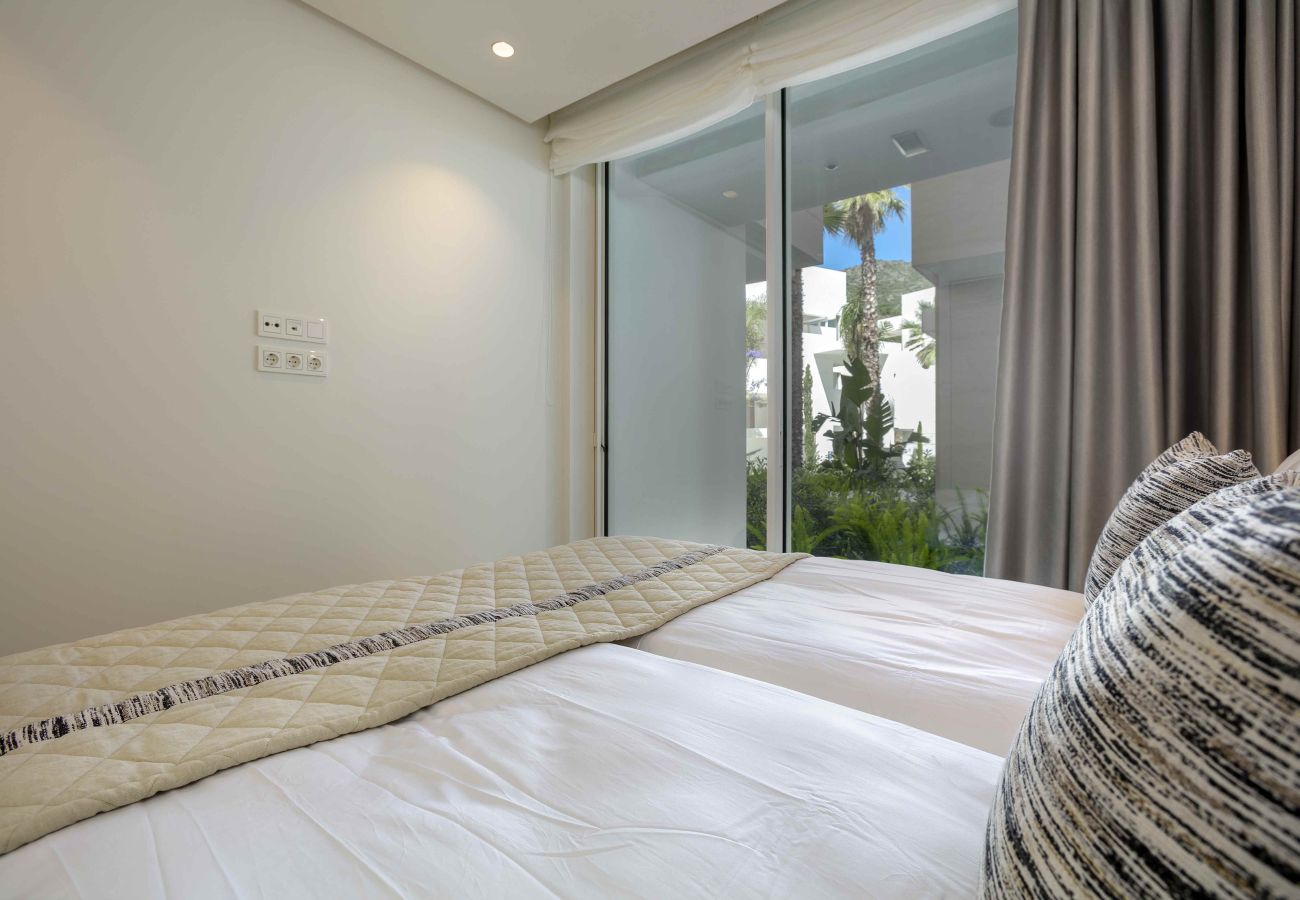 Apartment in Ojen - 3060 Apartment with extraordinary sea views in Pal