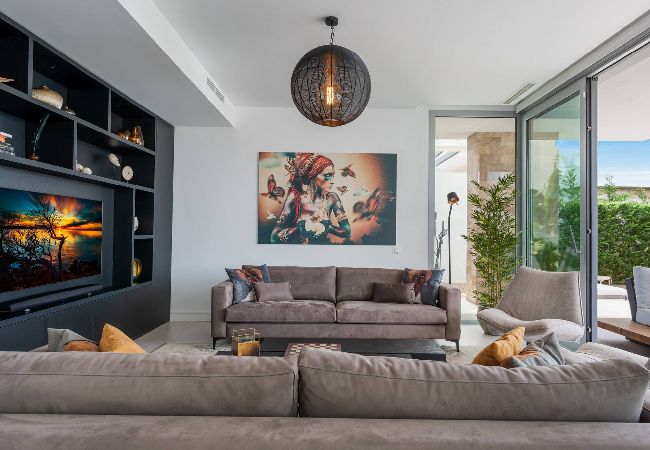 Villa in Marbella - 3301 Villa Mariposa (r3907066)