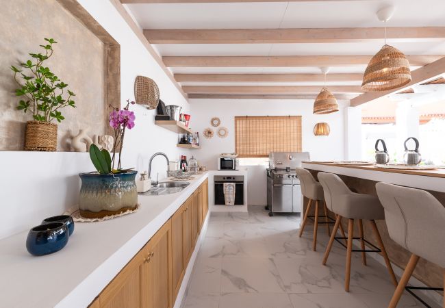 Villa in Marbella - Cosy beach side villa near best sandy beach