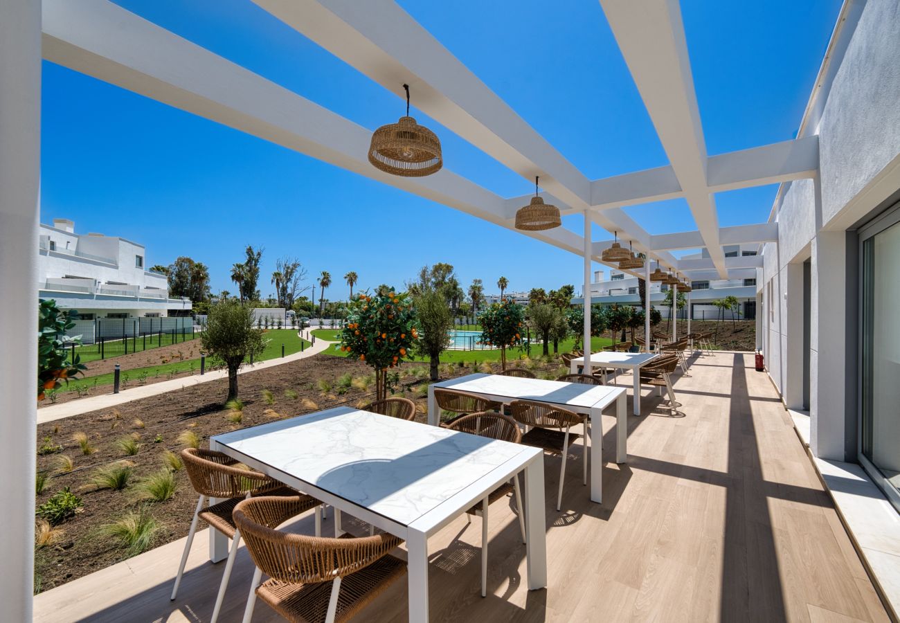 Apartment in Estepona - 3024 Bright apartment with terrace and pool