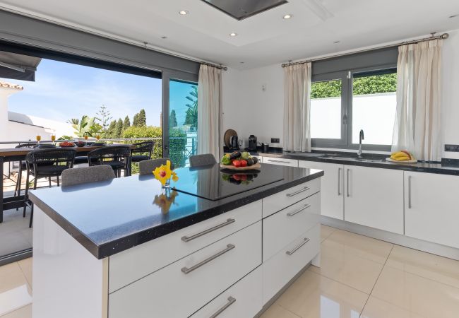 Villa in Marbella - Exclusive Villa with amazing views - near beach