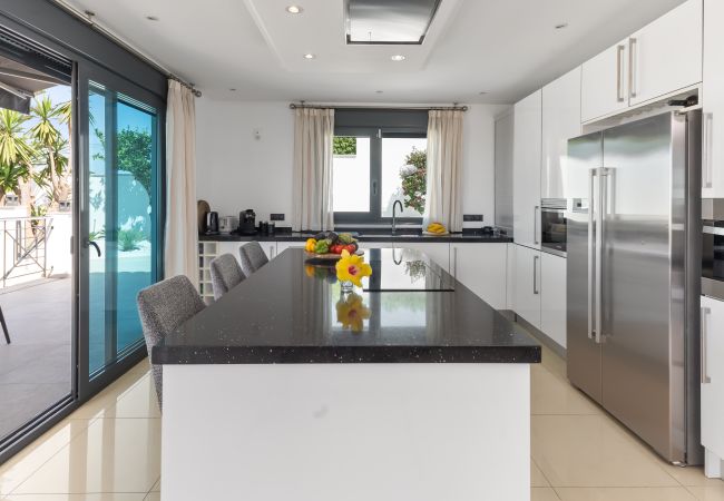Villa in Marbella - Exclusive Villa with amazing views - near beach