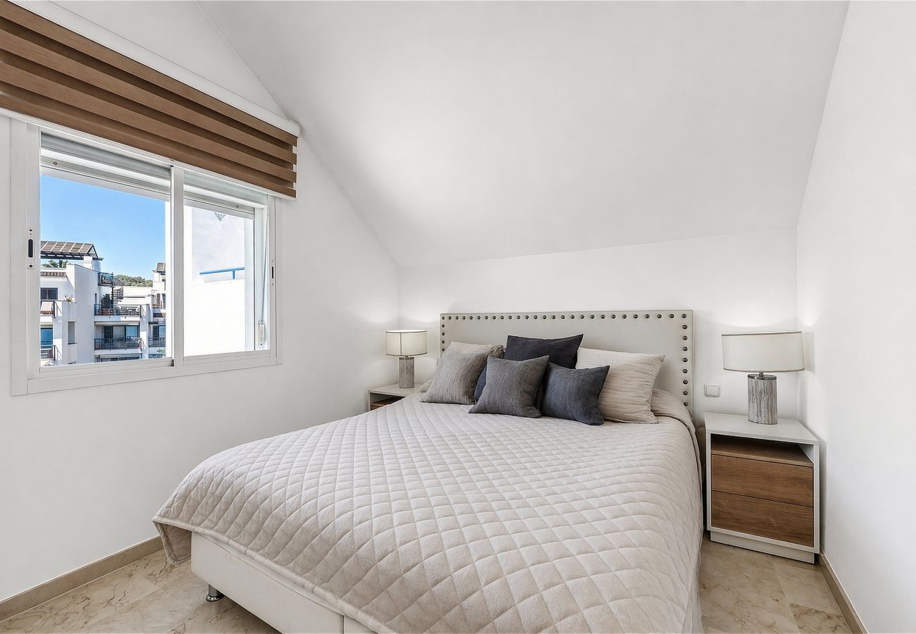 Apartment in Estepona - 3180 Duplex Penthouse with Panoramic Sea Views